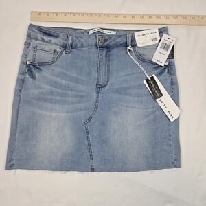Celebrity Pink Denimn Jean Skirt Junior Size 9 NWT